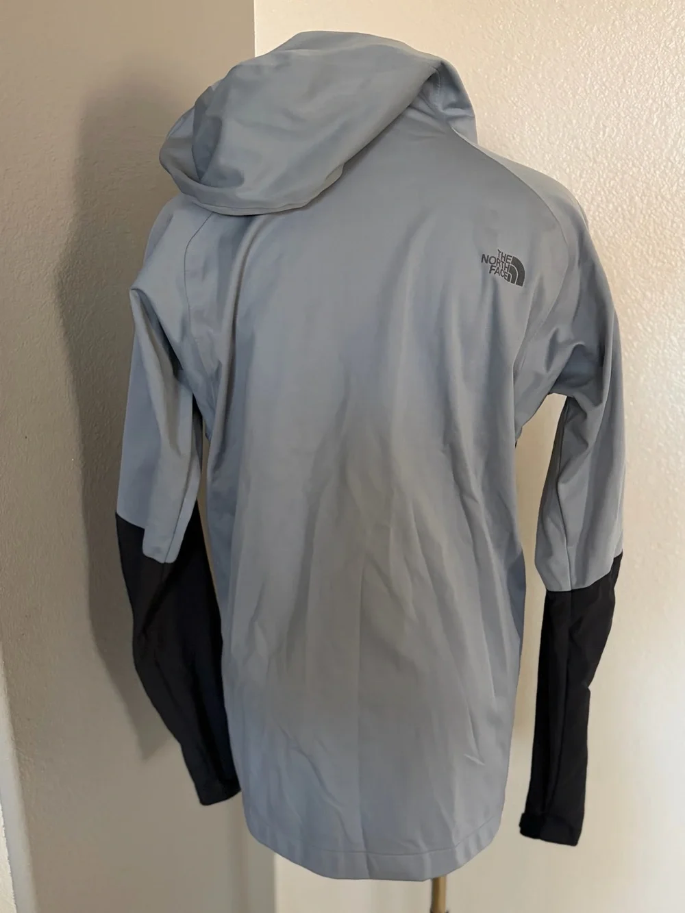 The North Face Men's Hooded Softshell Jacket - Light Gray with Black Accents